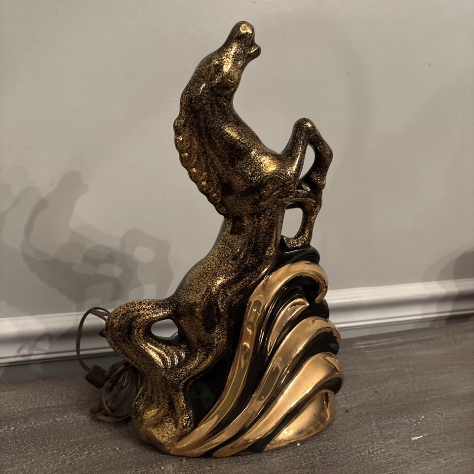 LÁMPARA TV DE MESA DE CERÁMICA CABALLO SEMENTAL CRÍA NEGRA PINTADA A MANO ORO 22K MCM DE COLECCIÓN Foto 2 de 4