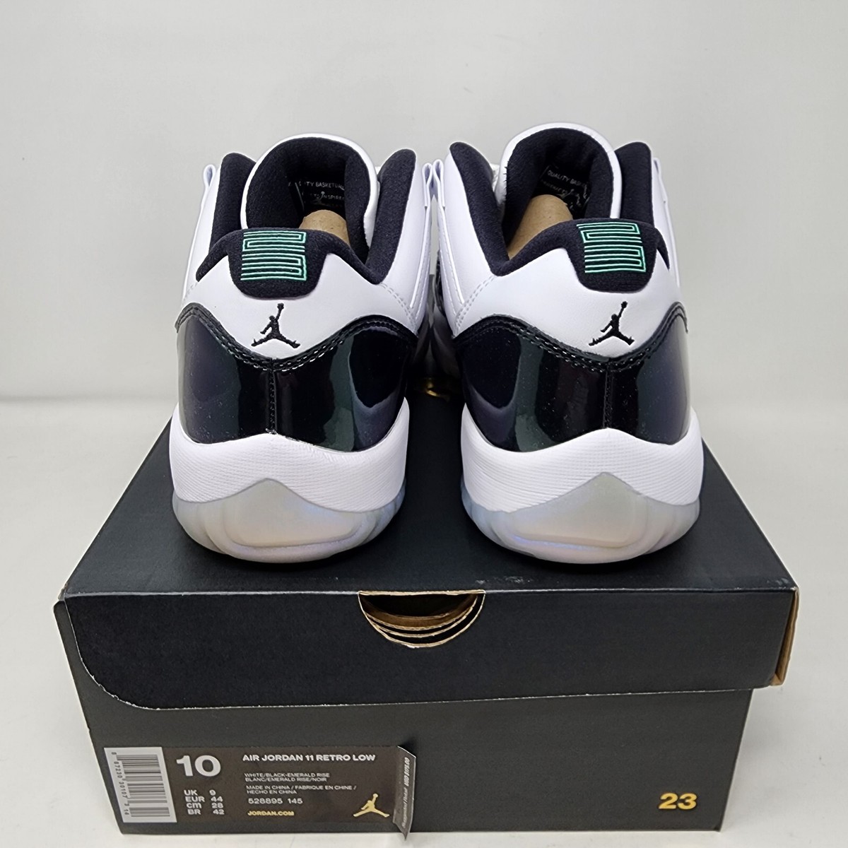 AIR JORDAN 11 RETRO LOWジョーダンUS10.528.5cm Jordan 11 Low Retro Iridescent Emerald White Black Men's 10