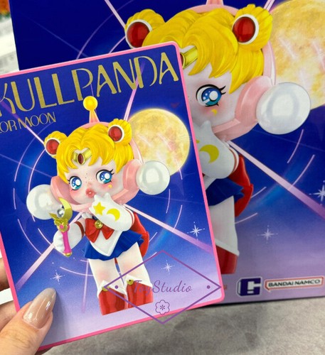 Autentico POP MART Skullpanda X Sailor Moon Figure Box Giocattolo di Design da Collezione - Foto 7 di 7