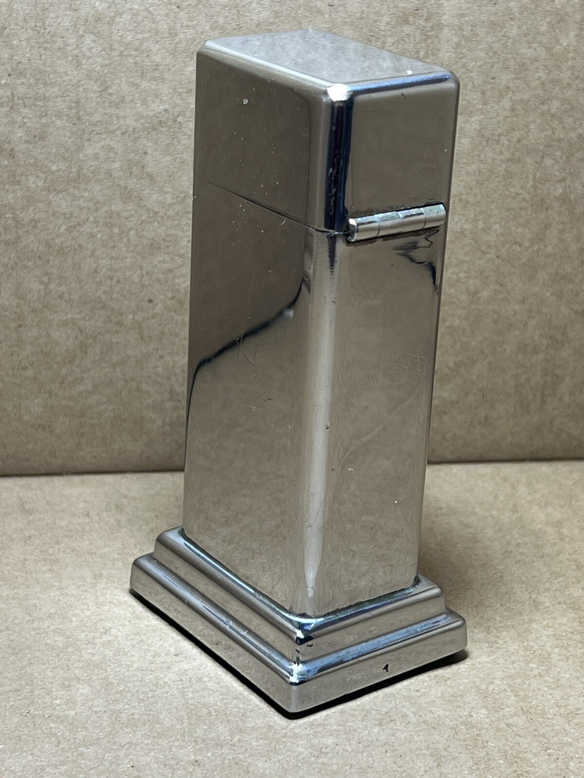 Vintage 19471949 Model Barcroft 2 Polished Chrome Zippo Table Lighter