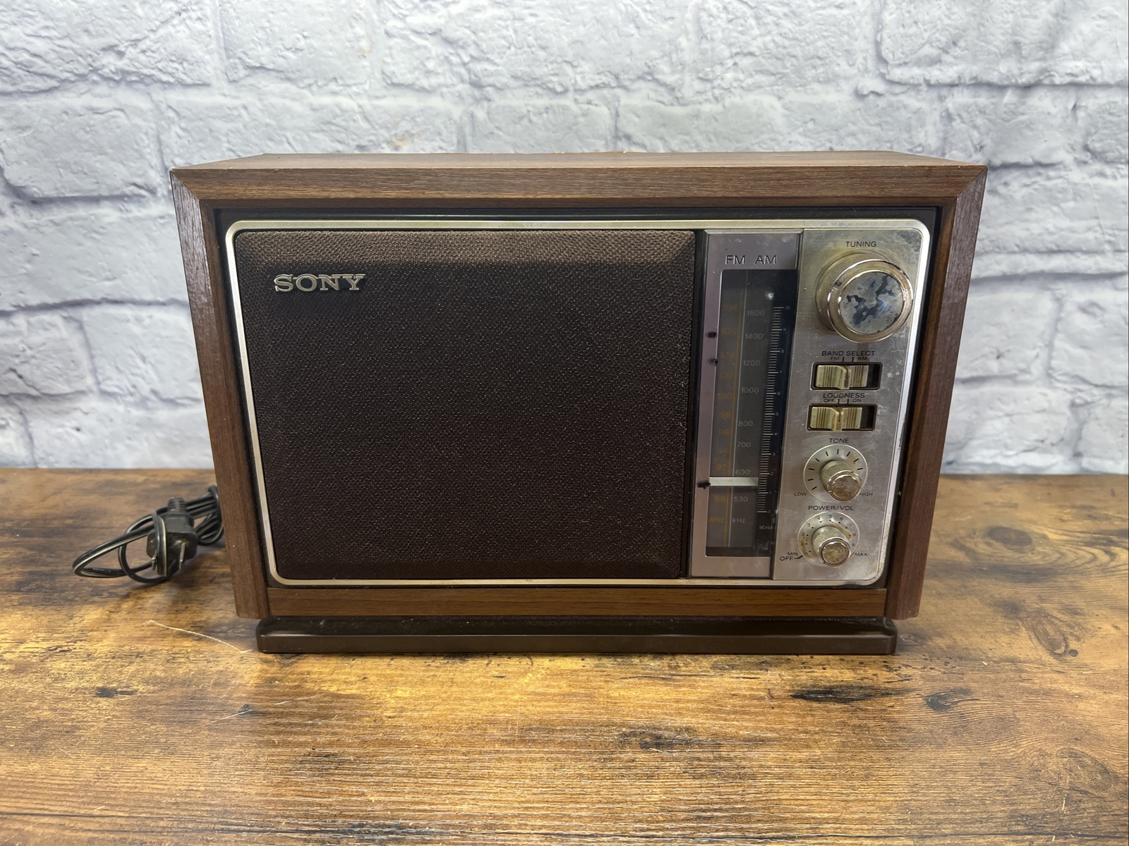 Vintage Sony AM/FM Radio Model No.ICF-9740W Wood Grain Veneer Powers On ...