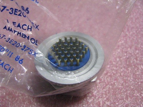 AMPHENOL CONNECTOR # 67-3E20-37SX NSN: 5935-00-900-0859 - Picture 2 of 5