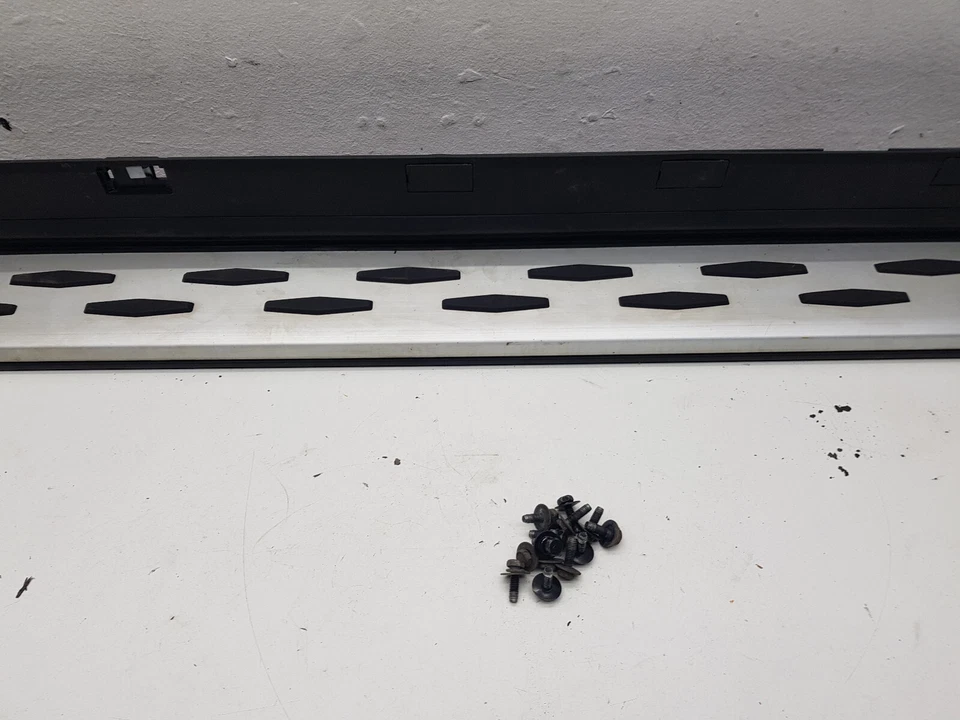 2023 HYUNDAI TUCSON MK4 NX4 SIDE STEP RIGHT DRIVER O/S OEM N7F37AC000 - Image 3 of 4