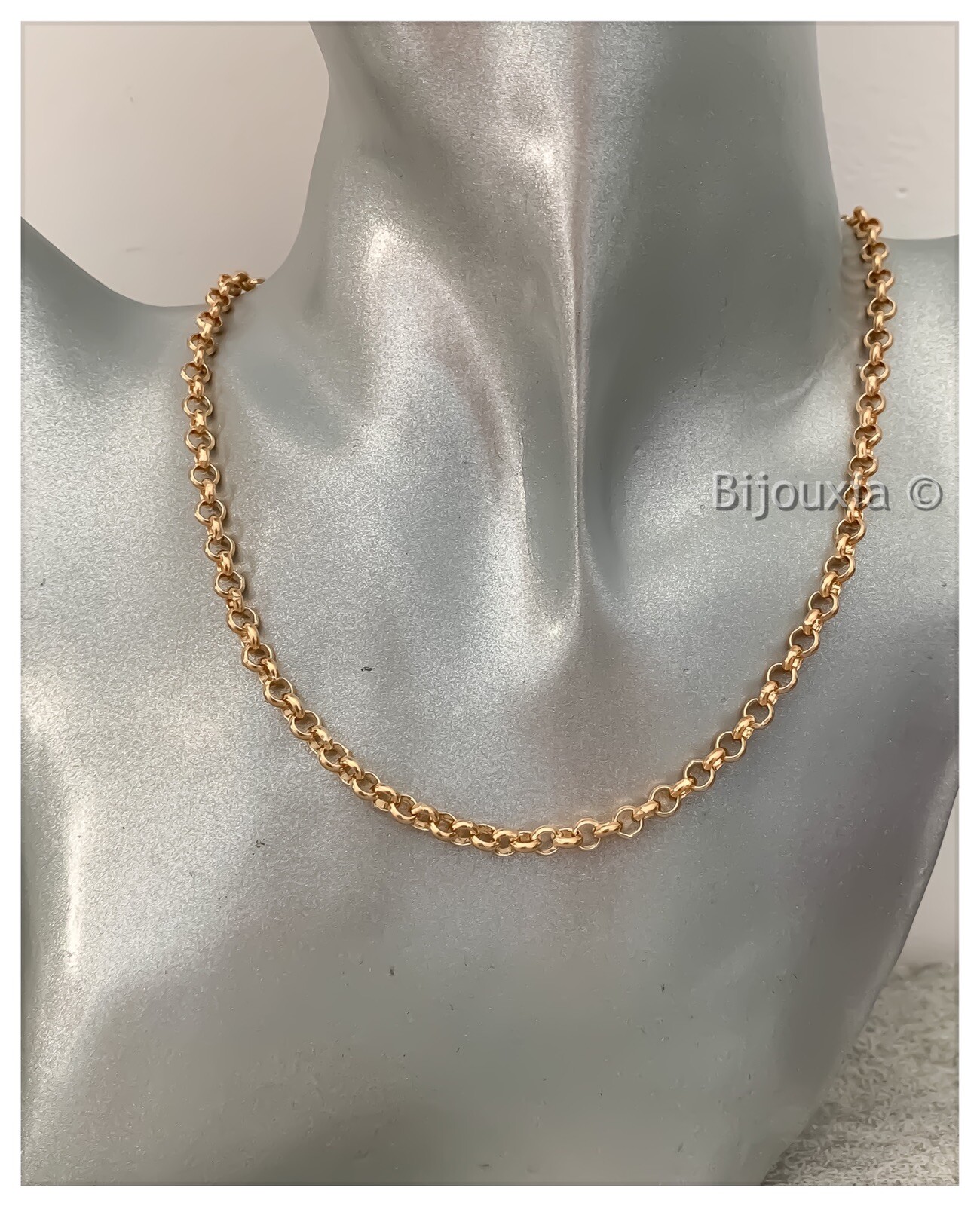 Chaîne jaseron 45cm plaqué or, le collier idéal du bureau aux soirées chics