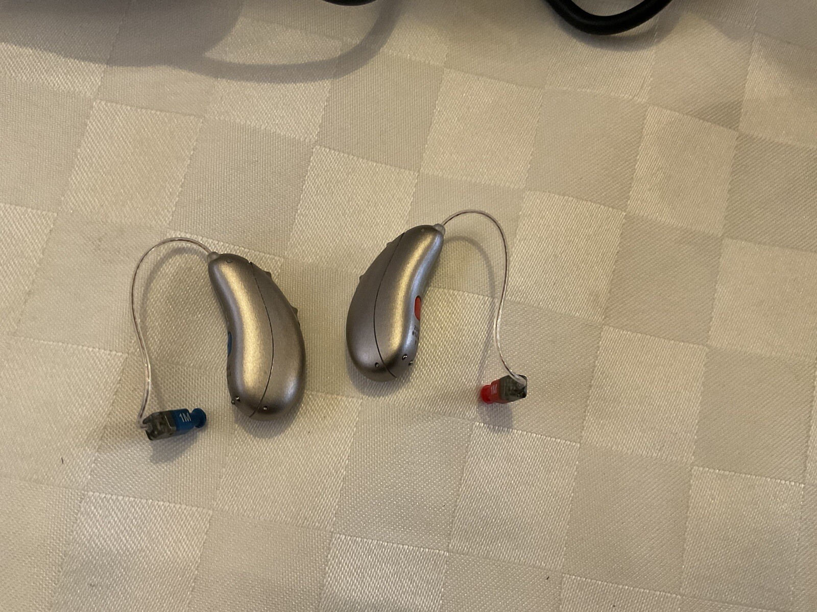 Hearing Aids Specsavers Advance 72R x2 with Charger and accessories. (9