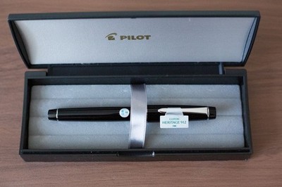 Near Mint] Pilot Custom Heritage 912 Pen + 14K Gold F Nib + CON