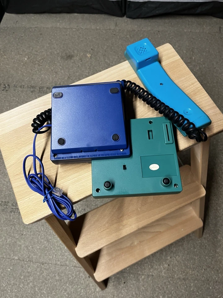 Unique Vintage Retro 1990s Designer Corder Blue Green Corded Phone - Image 2 of 4