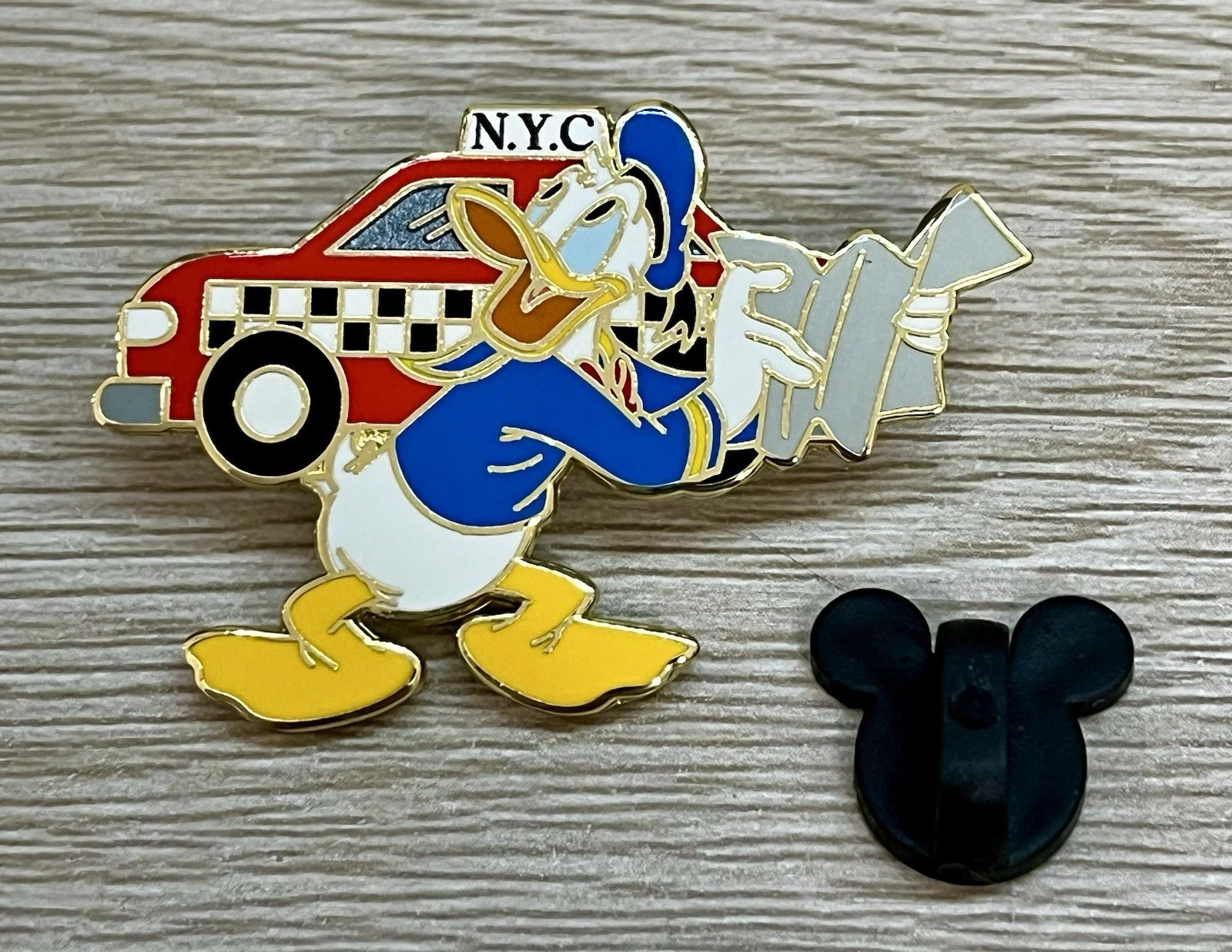 Disney Store New York City Mystery Pin 2026 Donald Duck Taxi Cab