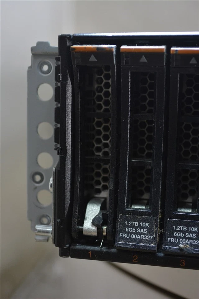 IBM Storwize V7000 2076-24F 12Gb Expansion Enclosure 24-Slot SEE NOTES - Image 2 of 4