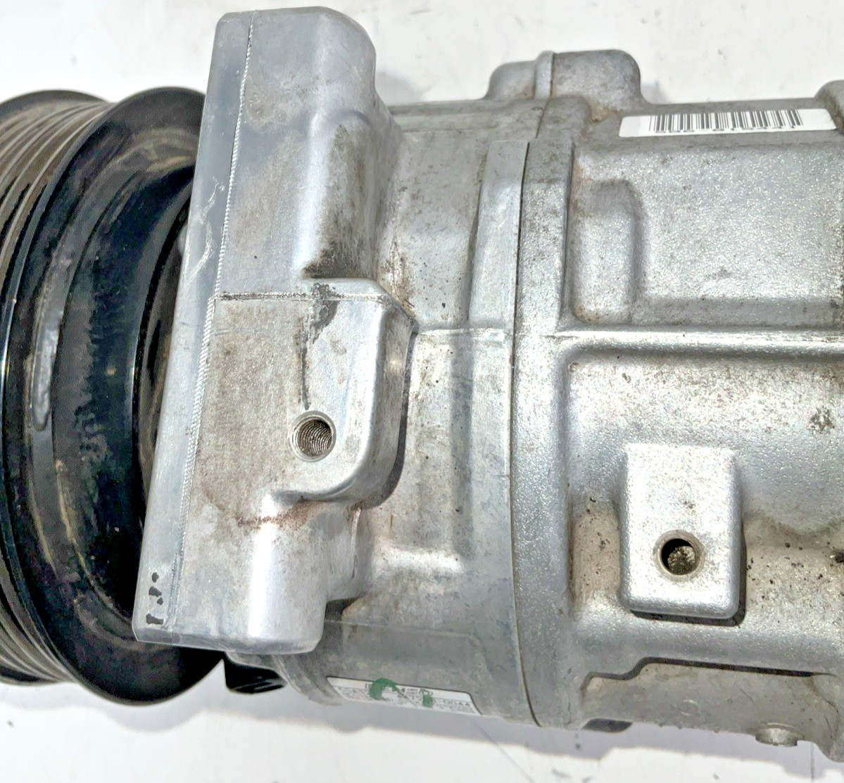 Aston Martin V8 Vantage 2005-2024 Compressor with bracket