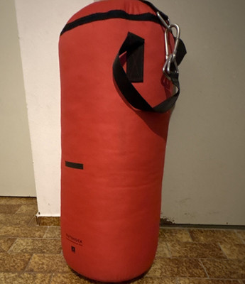 Outshock PB100 Boxsack gefüllt Ecodesign rot schwarz Trainingsgerät Fitness