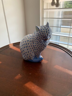 Herend Hungary Hand Painted Blue Cat with 24K Gold Details