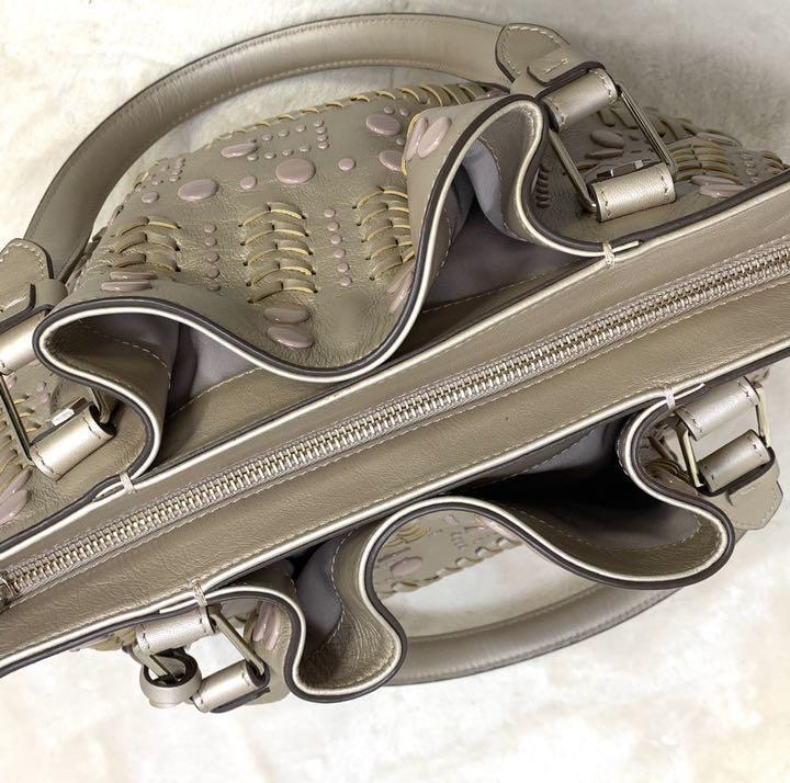 Tod's Flower Handbag with StudsBrown27x36x12.5cmUsedGood Tod's Flower Handbag with StudsBrown27x36x12.5cmUsedGood