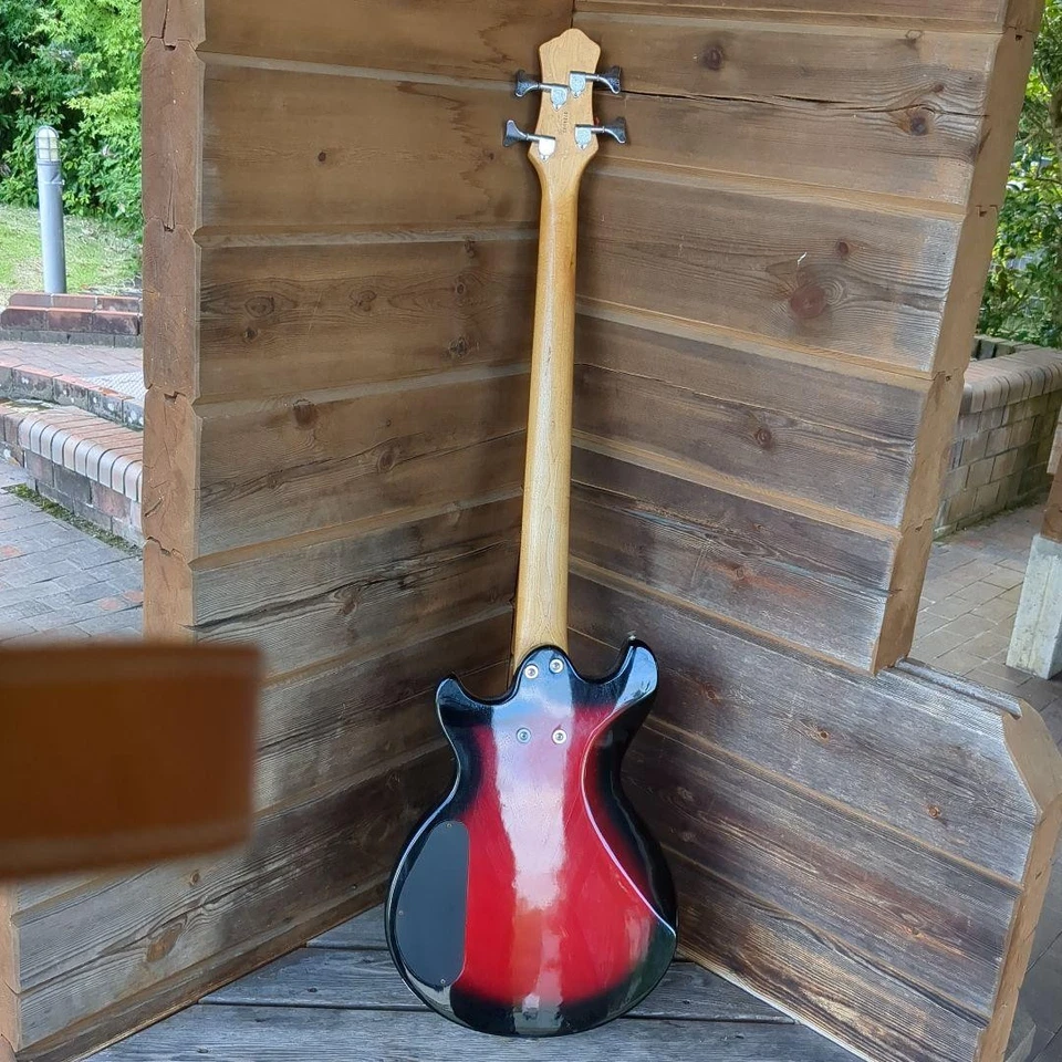 B.C.Rich R Series Electric Bass 4-String Short Scale Red Black Gradient - Image 2 of 4