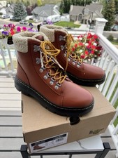 DR. MARTENS AIRWAIR LADY BOOT, SZ 7M, COMBS W FL, RUST TAN NATURAL, OILED GRAIN
