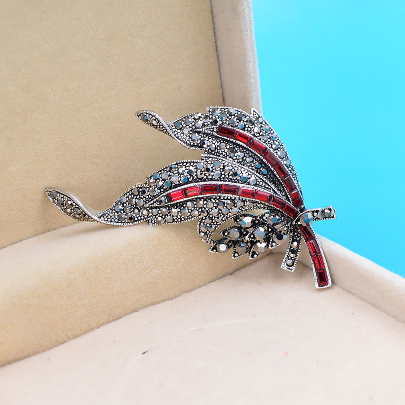 Women Fashion Enamel Pin Noble Elegant Corsage Brooch Suit Brooch Lapel
