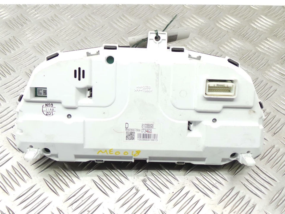 ПРИБОРНАЯ ПАНЕЛЬ MITSUBISHI OUTLANDER MK3 2.2 D MAN 8100B898 2012–2020 - Изображение 3 из 4