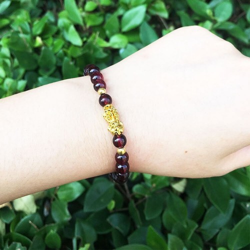 Garnet Beaded Bracelet Fengshui Wealthy Pi Xiu Wealthy Charm Stretch Bracelet - Picture 3 of 5