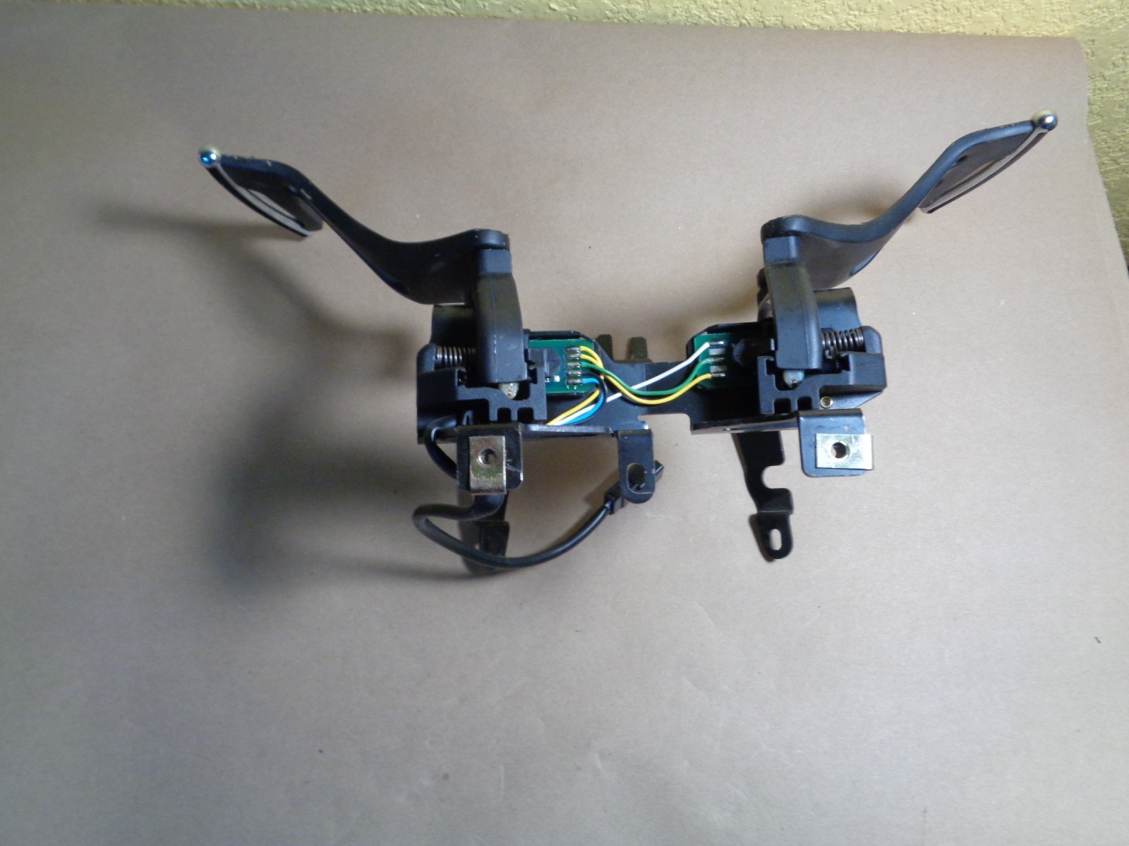 Maserati Quattroporte Paddle Shifter Lever Set PartE # 201542