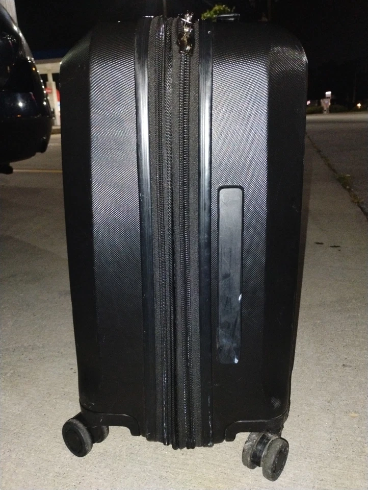 TravelPro 21" Hardcase Carry on spinning suitcase  - Image 2 of 4