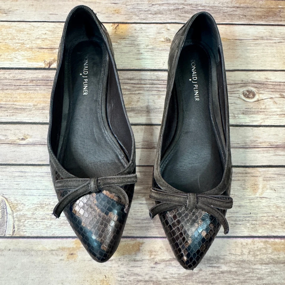 Zapatos planos Donald J Pliner para mujer marrón bronce reptil punta ballet Beth 9M Foto 3 de 4