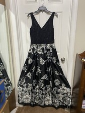 NWT Marine Women’s Black Sleeveless Long Floral Prom Dress Gown. Size : 10