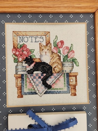 Vintage Needlepoint Cats Wall Message Note Pad Holder Handmade Wood Frame 15x6.5 - Picture 12 of 18