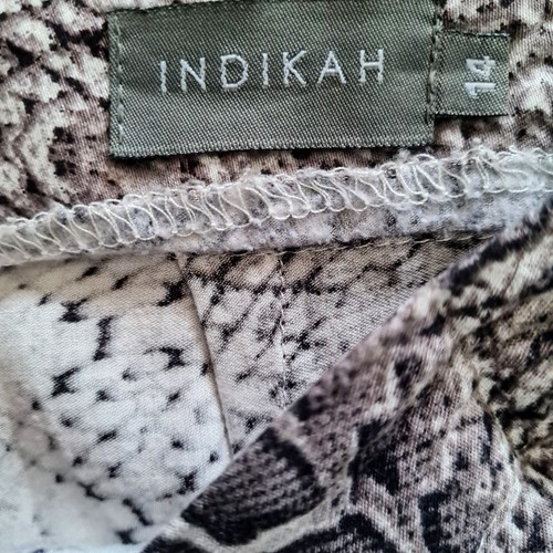 Women's size 14 'INDIKAH' Gorgeous snakeprint pants with black side trim - EUC - Picture 5 of 6
