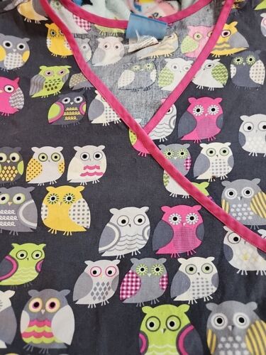 SCRUBS HQ XL CUTE OWLS ๐ฆ SCRUB TOP!! ๐ฆ MEDICAL DENTAL VET TECH!๐ฆGUC! ๐ท๐!! - Picture 2 of 6