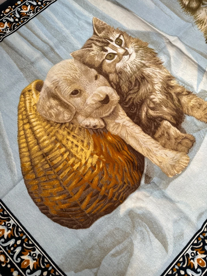 Tapiz tejido de algodón con temática de mascotas RT Co. - Hecho en Turquía - Adorable gato y perro De Foto 3 de 4