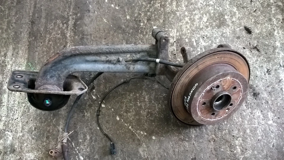 GENUINO SSANGYONG KORANDO 2012 2.0 DIÉSEL CONJUNTO DE BUJE TRASERO O/S/R CONDUCTORES DERECHOS Foto 3 de 4