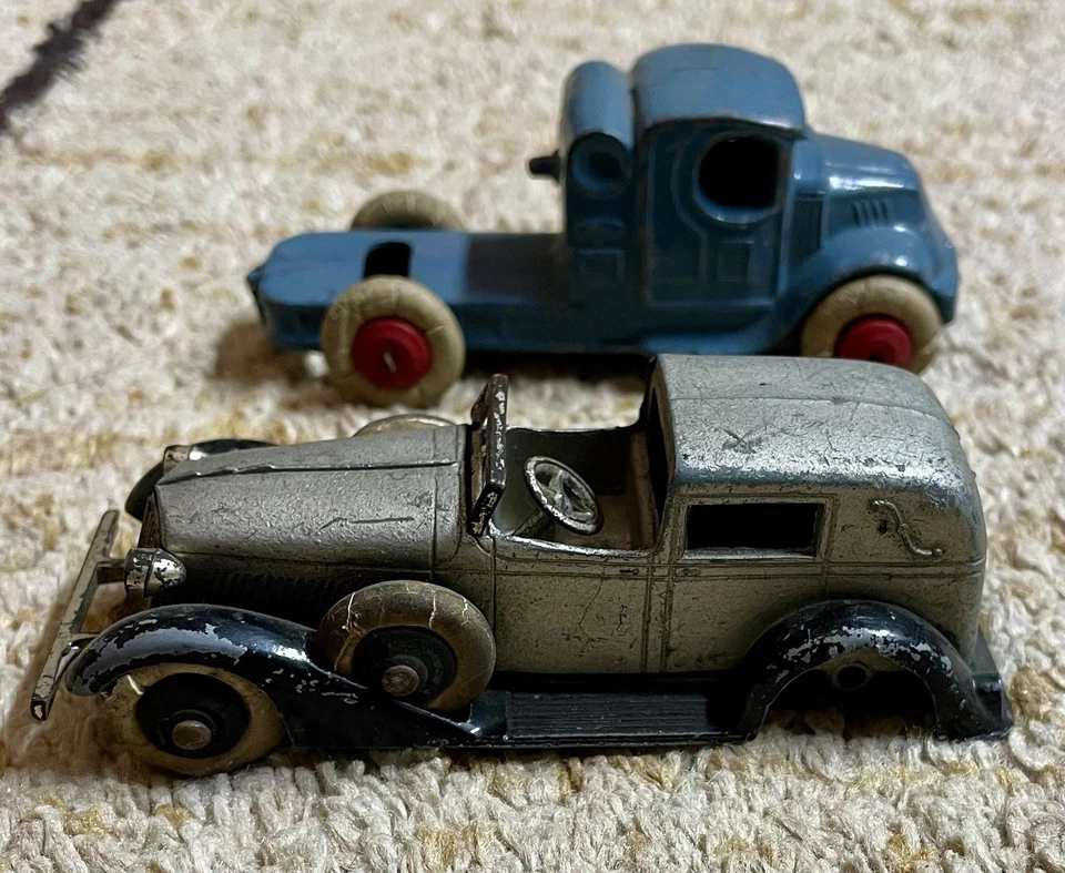 Coches de juguete fundidos a presión Tootsietoy de colección Foto 2 de 4