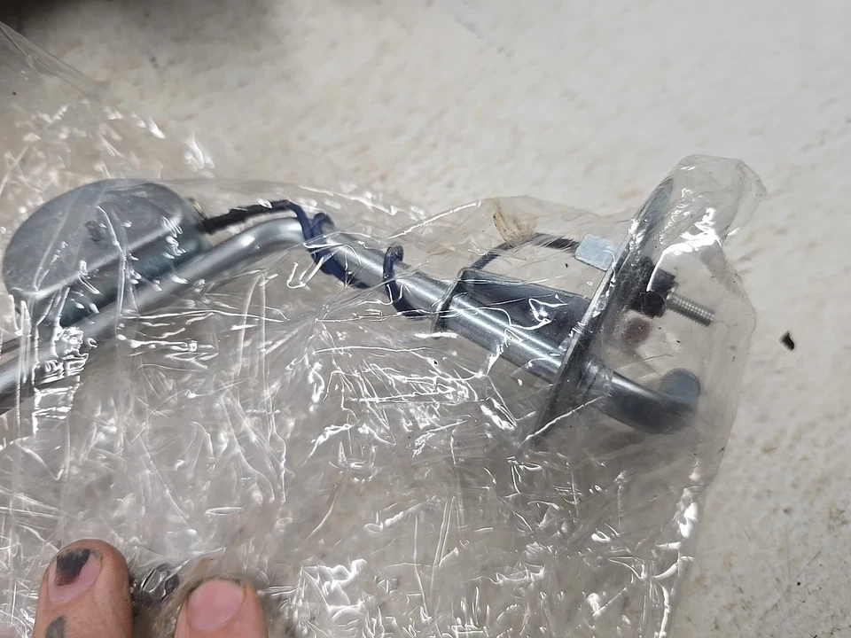 Ford Mustang 1970, Mercury Cougar unidad de envío de combustible FG86C Foto 4 de 4