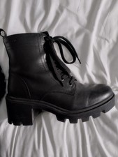 Bullboxer Stiefeletten Gr. 39 nur 1x kurz getragen Leder schwarz Schnürung RV