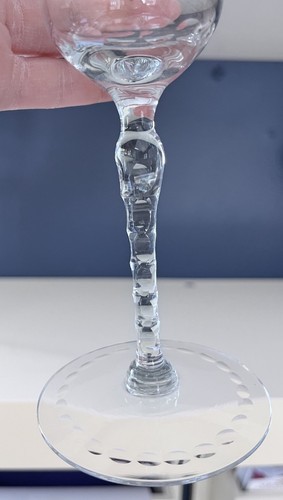 Juego de 2 copas de vino de vidrio grabado corte transparente de colección 8 oz florales elegantes raras - Imagen 7 de 8