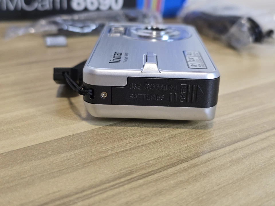 Vivitar Vivicam 8690 Digital Camera 8.1 MP 2.4" Screen 4x Digital Zoom - Boxed. - Image 4 of 4