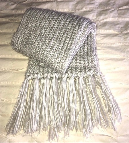 Oversize Strick Schal Off White Silber Metallic Fäden - Bild 8 von 10