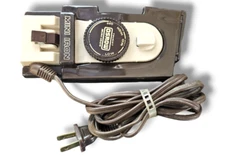 Vintage Iron Compact Small Osrow Tiny Voltage 110V 220V Electric Press Travel