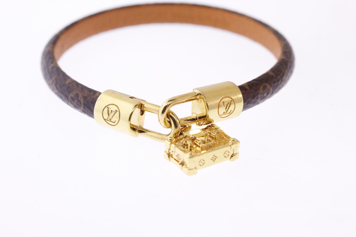 Louis Vuitton 8.5mm M8011E Petite Malle Charm Bracelet Size Louis Vuitton 8.5mm M8011E Petite Malle Charm Bracelet Size
