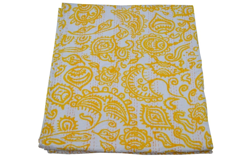 Colcha edredón Kantha de algodón hecho a mano india con estampado de cachemira  Foto 2 de 4