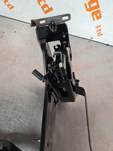 2021-2024 BMW X3 G01 HEADLIGHT SUPPORT BRACKET PASSENGER LEFT NEAR SIDE 7400113 - Picture 6 of 11