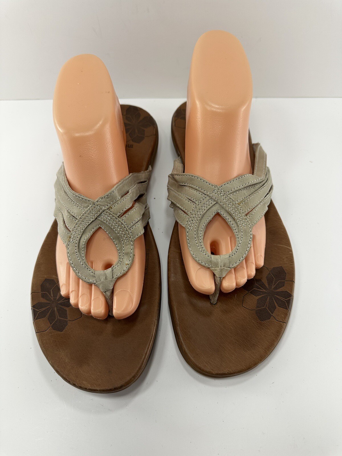 Sandali infradito infradito da donna avorio Merrell taglia 11 in pelle cinturini floreali piatti