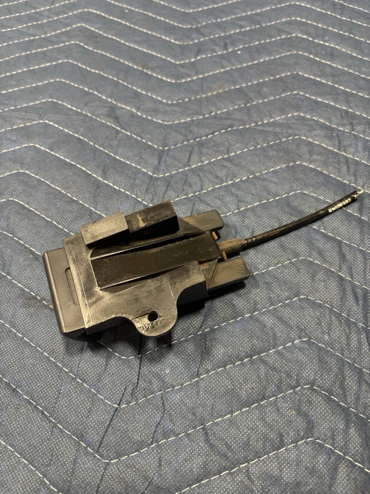 Manija de liberación de freno de emergencia freno de estacionamiento Dodge Ram 1994-1997 OEM 52078327 Foto 3 de 4