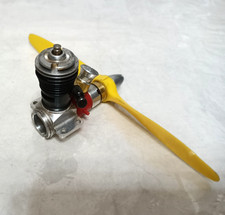 COX TEE DEE .049 RC Airplane Red Engine with Yellow Propeller Used