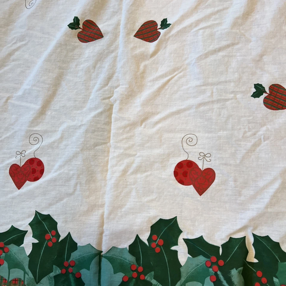 Toalha de mesa de Natal corações estrelas lua azevinho aplicativo. Poliéster 116”x84” - Imagem 3 de 4