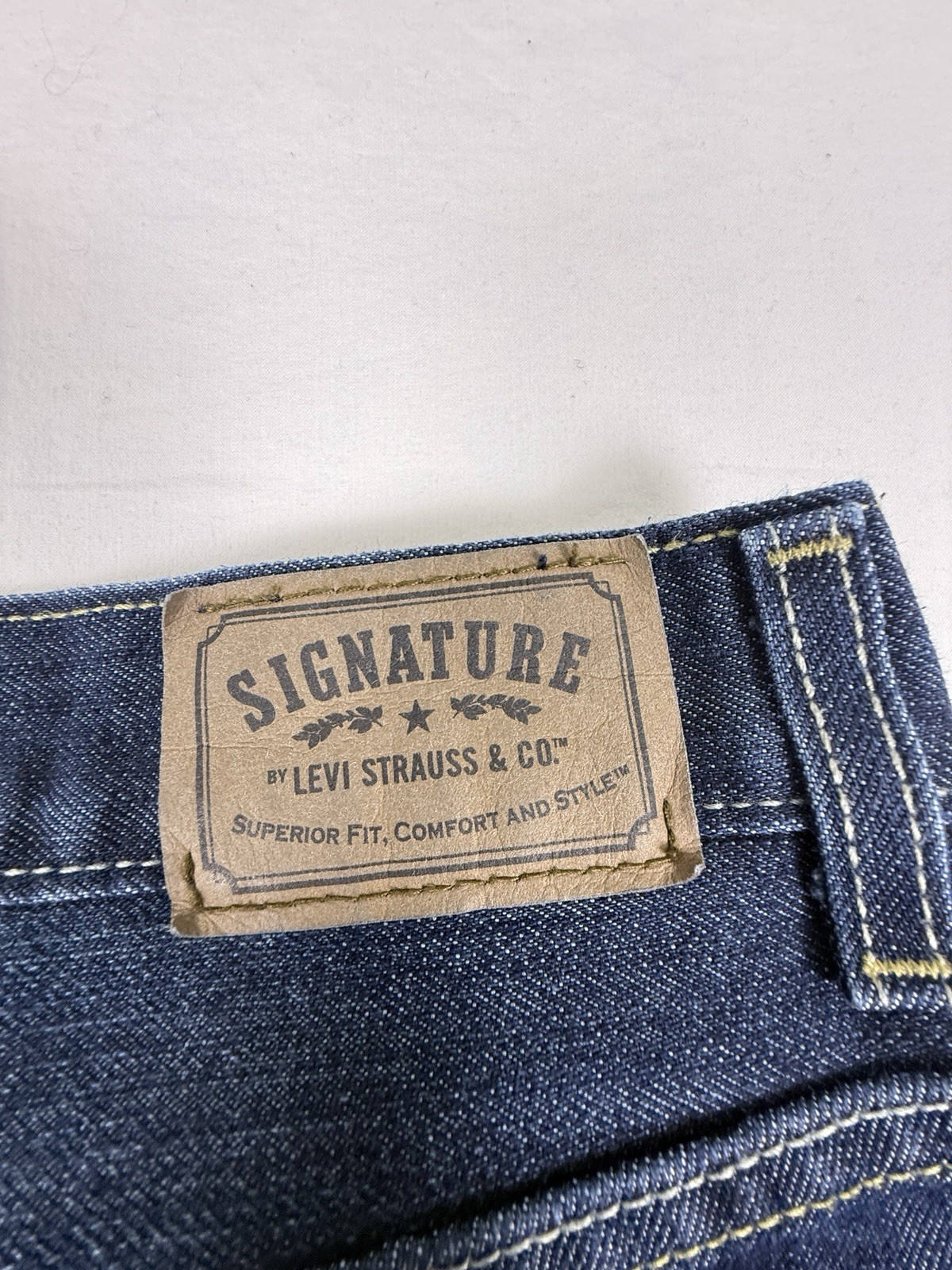 Signature by Levi Strauss Athletic Fit Jeans Size 16 Reg Blue Dark Wash image 6