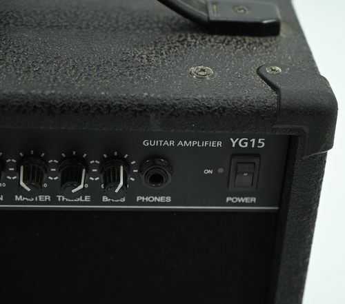 Yamaha YG15 Black Electric Guitar Amplifier W/Handle 40 Watts Peak Power - Picture 2 of 6