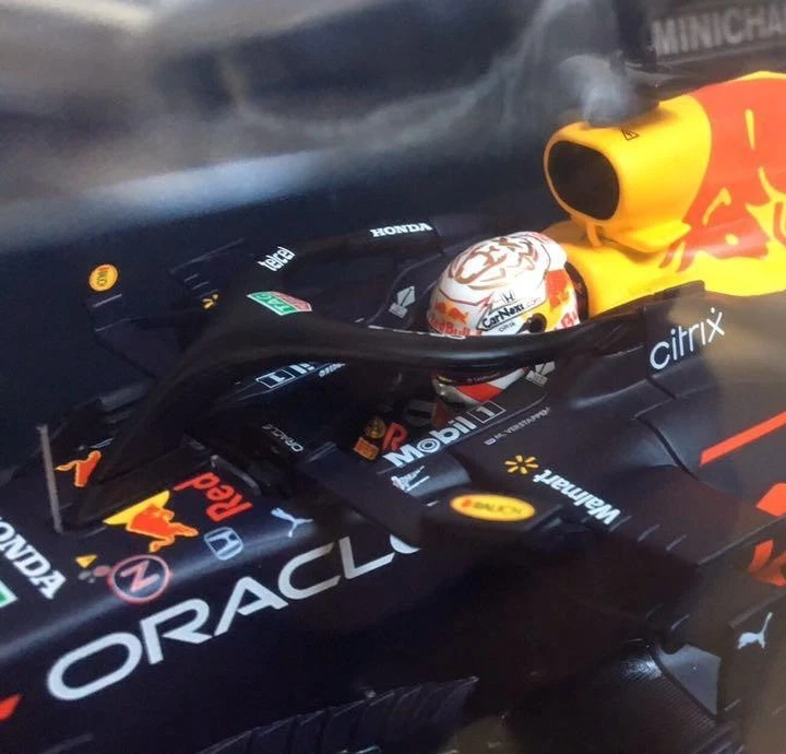 Limited to 1,272 units Mini Champs 1/18 Red Bull Racing Honda RB16B #33 - Image 4 of 4