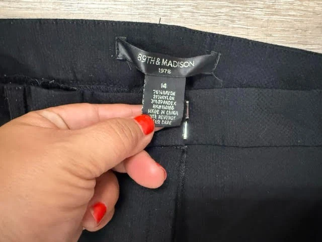 Pantalones para mujer 89th & Madison 14 negros elásticos tiro medio bolsillos pierna recta Foto 4 de 4