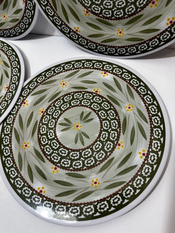 Temp-tations by Tara Juego de 4 Platos de Cena Melamina 10.5" Verde Viejo Mundo Foto 2 de 4